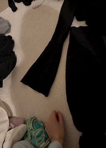 Siyah Mini Drapeli Uzun Kollu bluz ve yırtmaçkı etek - Görsel 4