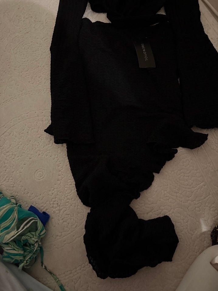 Siyah Mini Drapeli Uzun Kollu bluz ve yırtmaçkı etek - Görsel 3