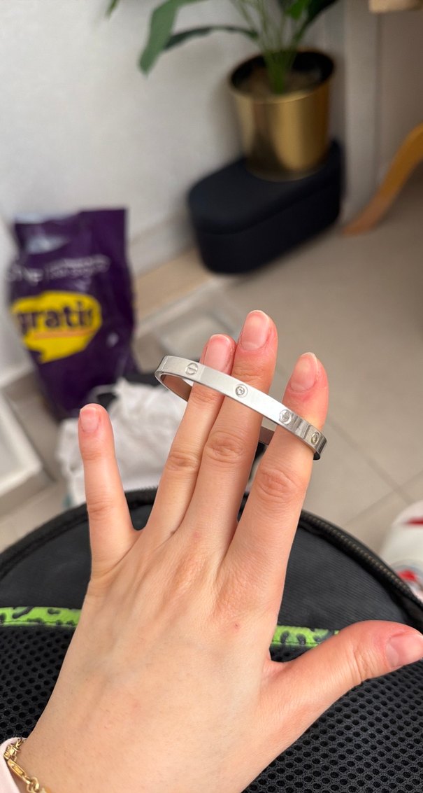 Gri Minimalist Kadın Bileklik - Görsel 3