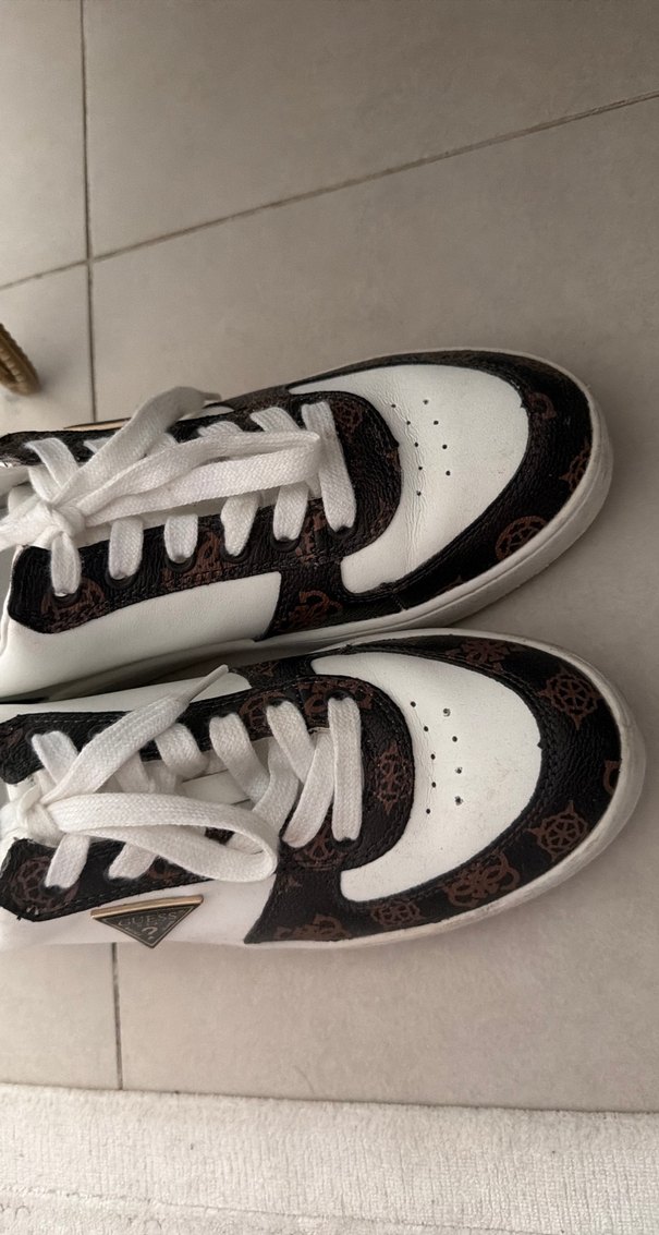 Guess ayakkabı - Görsel 2