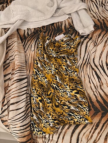 BERSHKA elbise