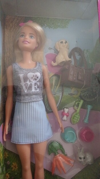 Beden Renk Barbie oyuncak bebek ve hayvanı
