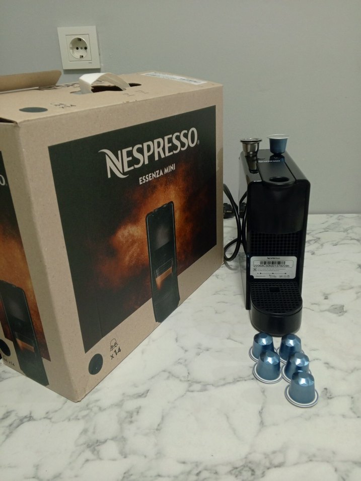 Nespresso Siyah Kahve Makinesi - Görsel 2