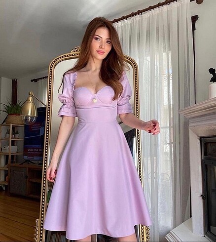 Lila elbise