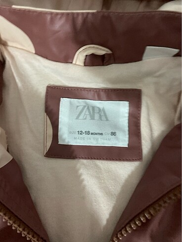 Zara yağmurluk