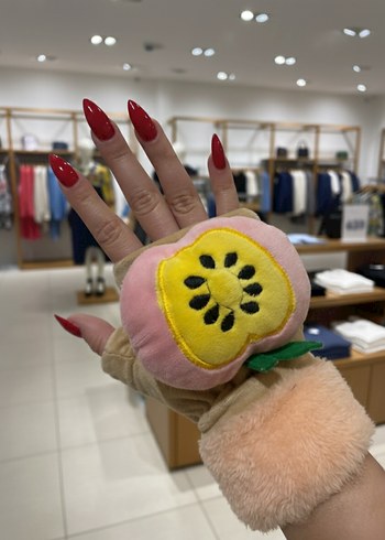 Renkli Peluş Detaylı Bej Parmaksız Eldiven - Görsel 4