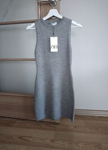 Zara Orijinal Zara marka elbise.