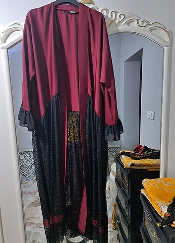 Bordo gupürlü abaya