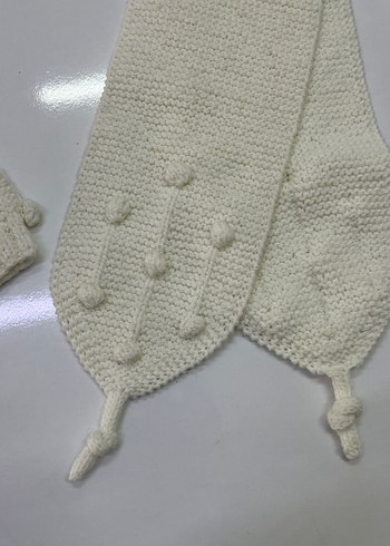 Beyaz Örgü Çocuk Bere ve Atkı Seti - Görsel 3