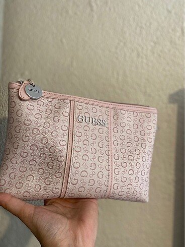 Guess Guess makyaj çantası iki adet orta ve büyük boy