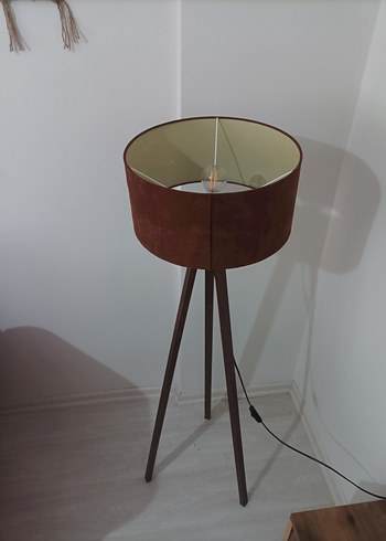 Bej Ayaklı Tripod Lambader - Görsel 4