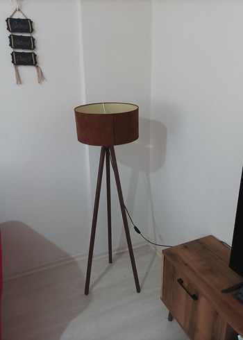 Bej Ayaklı Tripod Lambader - Görsel 2