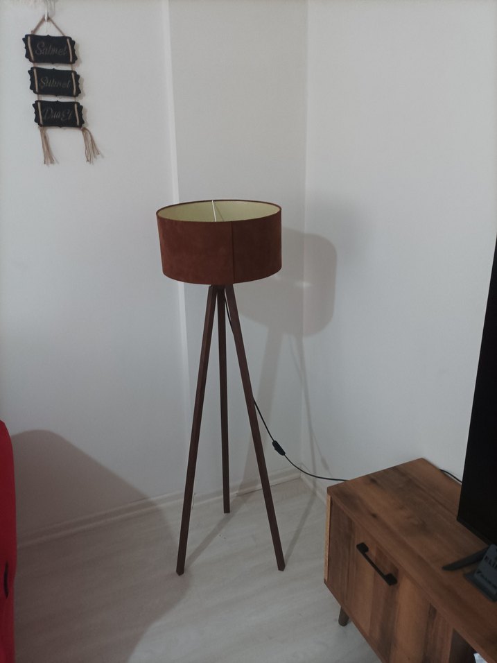 Bej Ayaklı Tripod Lambader - Görsel 2