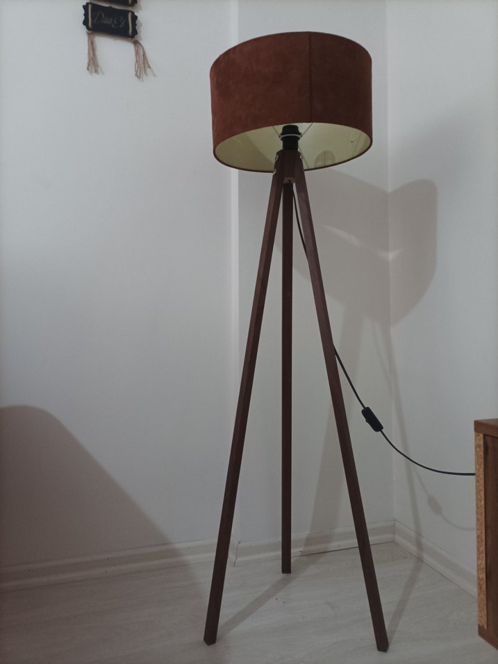 Bej Ayaklı Tripod Lambader - Görsel 5