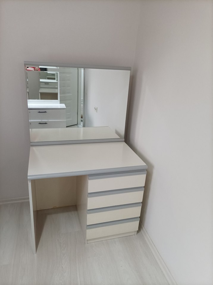 Şifonyer ve Aynalı Makyaj Masası - Görsel 4