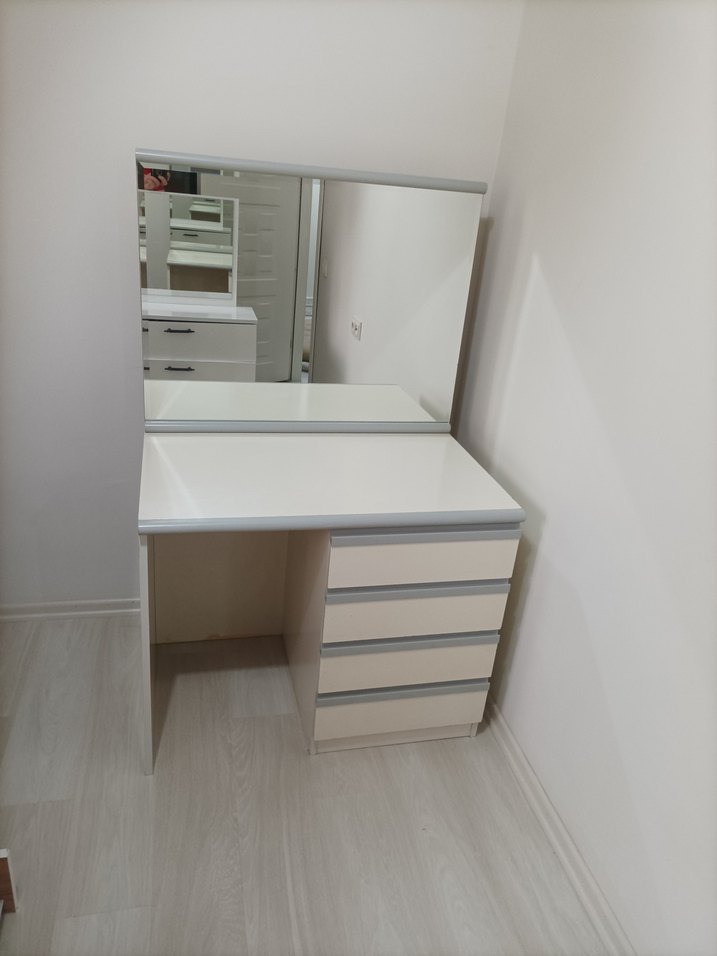Şifonyer ve Aynalı Makyaj Masası - Görsel 3