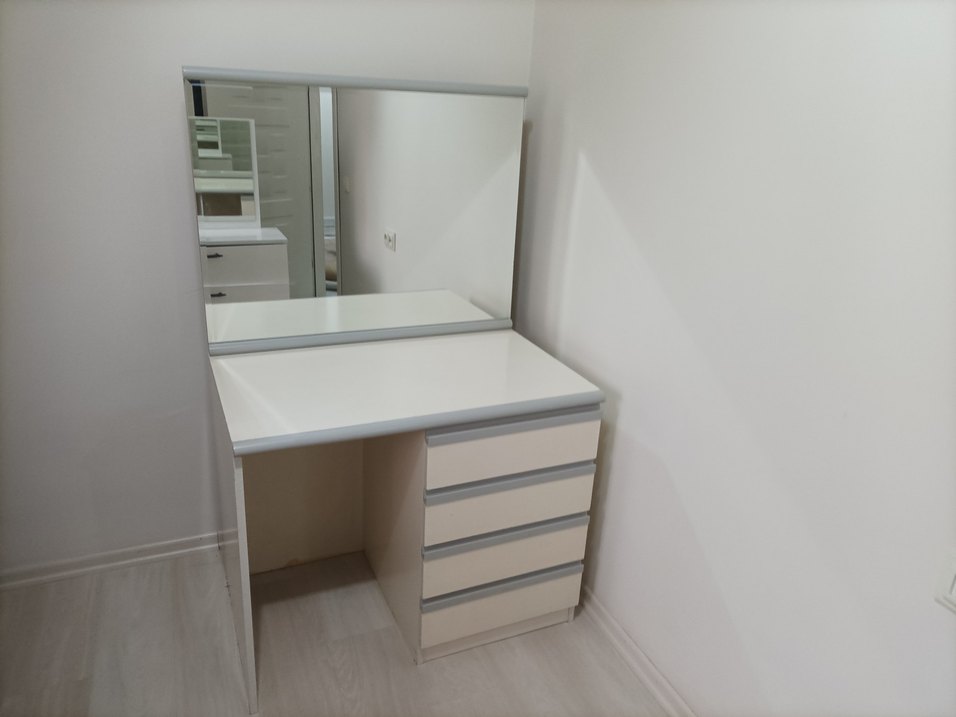 Şifonyer ve Aynalı Makyaj Masası - Görsel 2