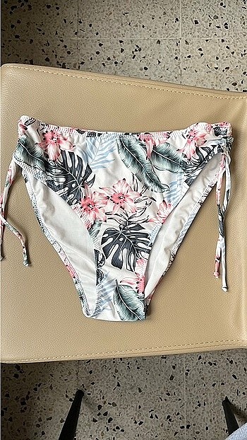 40 Beden çeşitli Renk Bikini takımı loya