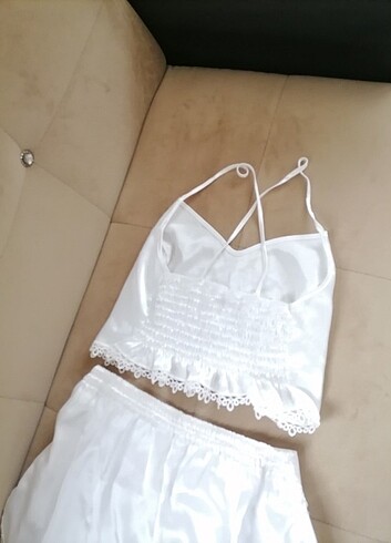 Saten şortıu bralet takım. 