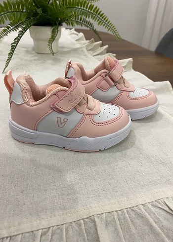 21 Beden Vicco kız bebek spor ayakkabısı 21 numara