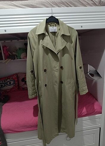 Stradivarius trenchcoat ????