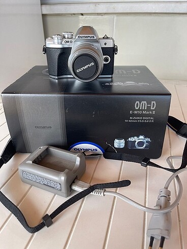 OLYMPUS om-d e-m10 mark iii fotoğraf makinesi