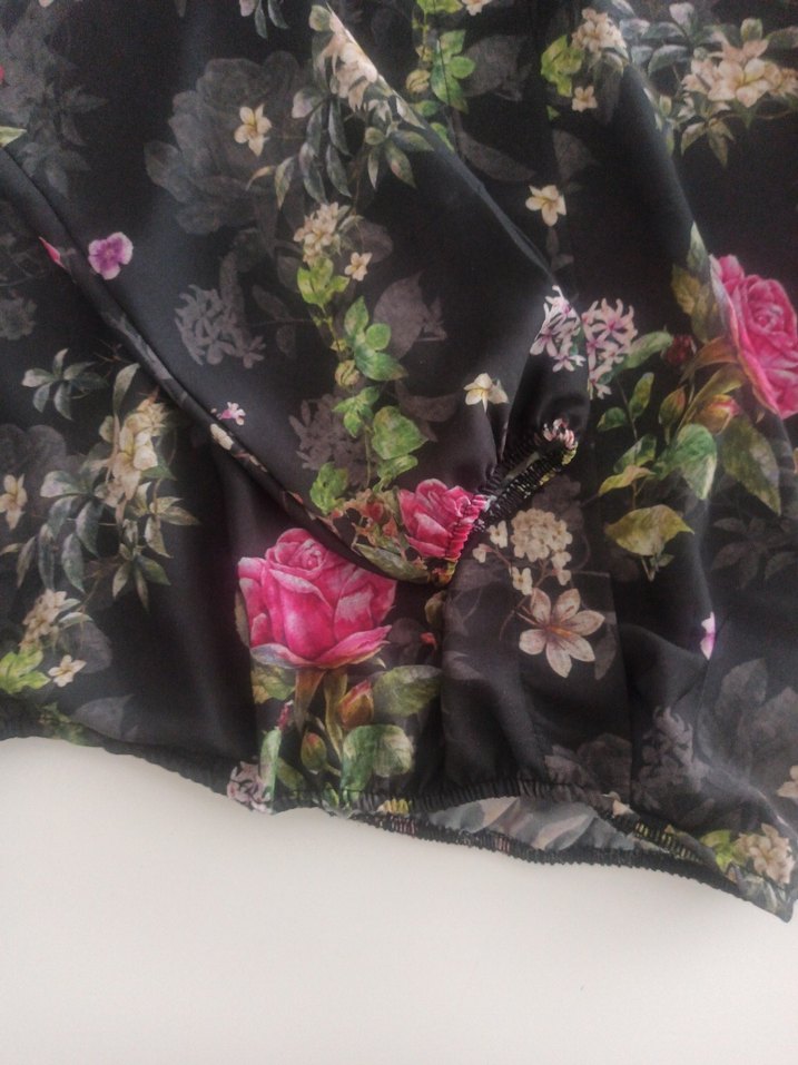 Çiçek Desenli V Yaka Uzun Kollu Bohem Bluz - Görsel 5