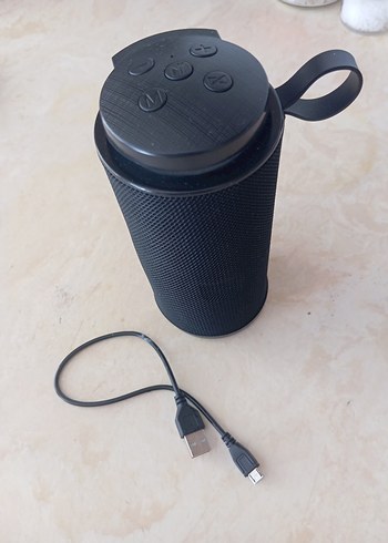 Siyah Taşınabilir Bluetooth Hoparlör