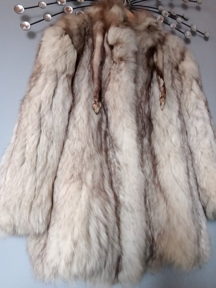 Uzun Kollu Bej Kadın Suni Kürk - Görsel 2