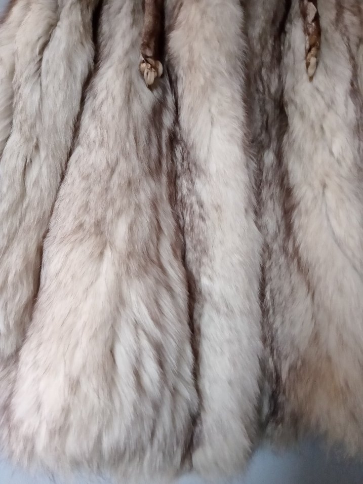 Uzun Kollu Bej Kadın Suni Kürk - Görsel 3