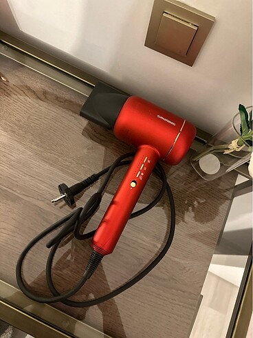 Grundig saç kurutma makinesi