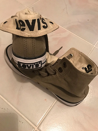 38 Beden Levis converse