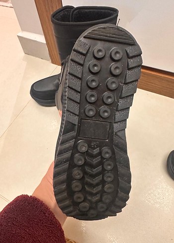 Siyah Çocuk Kar Botu - Görsel 2