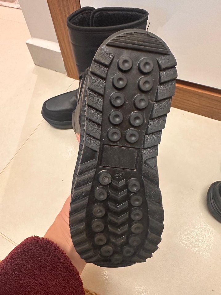 Siyah Çocuk Kar Botu - Görsel 2