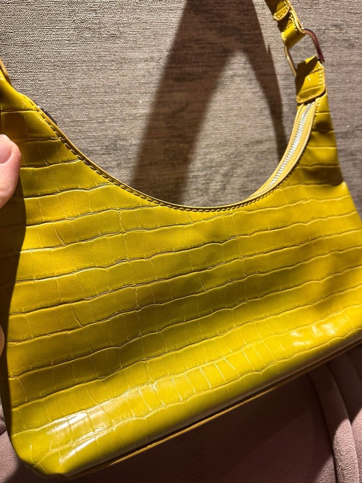 Mango Sarı Parlak Deri Yılan Desenli Kadın Çanta - Görsel 3