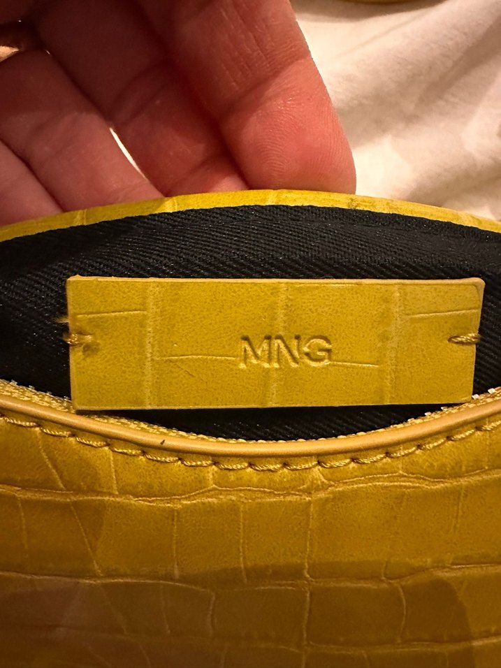 Mango Sarı Parlak Deri Yılan Desenli Kadın Çanta - Görsel 4