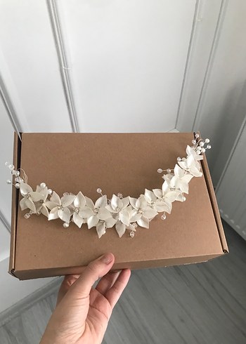 Accessorize Boncuklu Beyaz Kağıt Çiçek Saç Aksesuarı