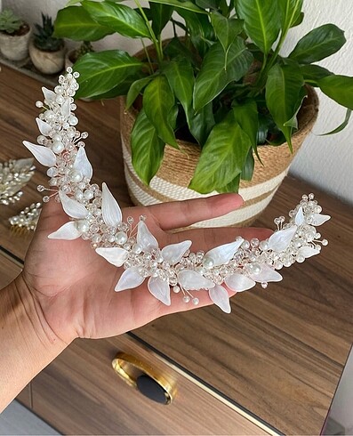 Kristal gelin tacı