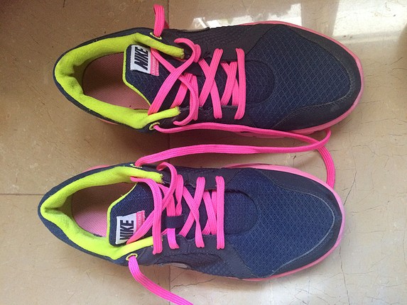 Nike Renkli orijinal nike ayakkabı