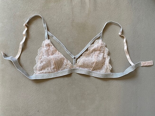 Dantel ve Sim Detaylı Bralet