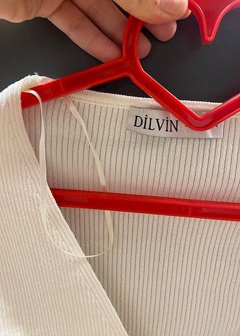 Beyaz V Yakalı Elastik Bel Detaylı Bluz - Görsel 3