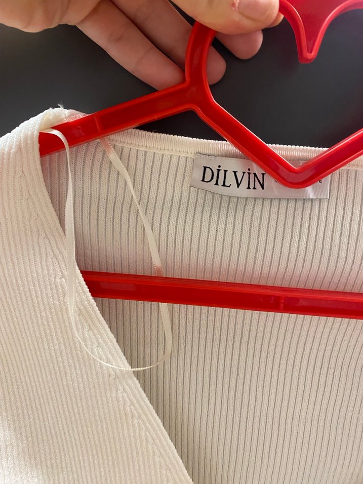 Beyaz V Yakalı Elastik Bel Detaylı Bluz - Görsel 3