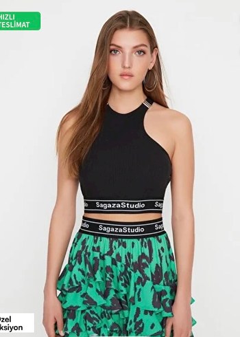 Siyah sagaza sırt dekolteli crop - Görsel 2