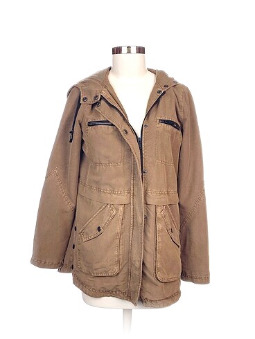 Bershka Mont %70 İndirimli.