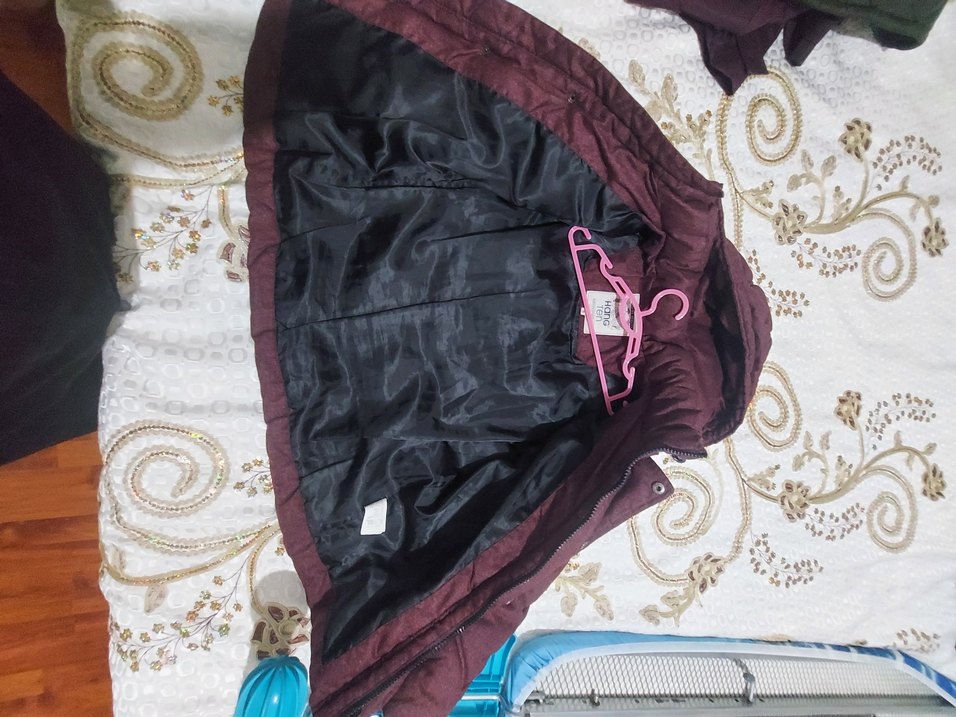 çocuk montu 8 yaşa uygundur üstünde lekeleri vardır - Görsel 2