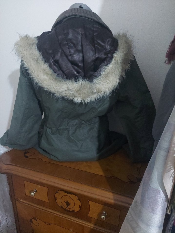 Kürk Detaylı Kapüşonlu Kadın Kaban - Görsel 3