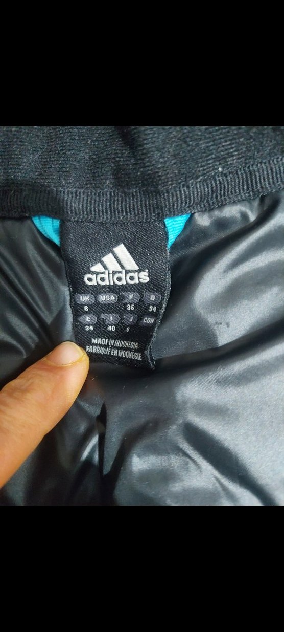 Siyah Fermuarlı Kısa Kadın Kışlık Mont - Görsel 4