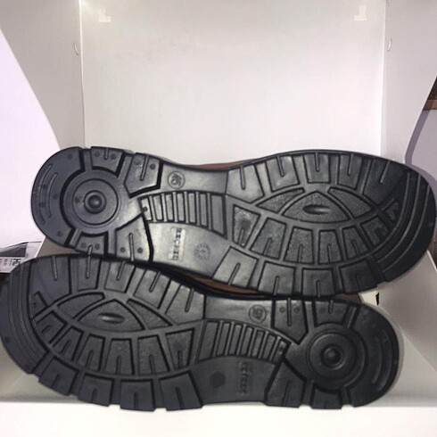 Zara 25 adet 45 numara sıfır çizme