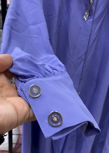 Zühre Uzun Kollu, Düğmeli Mor Kadın Gömlek - Görsel 2