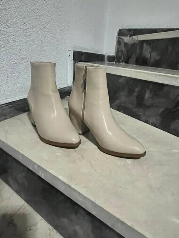 Bej Kadın Deri Topuklu Bot - Görsel 2